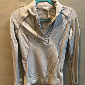 Lululemon long sleeve grey top